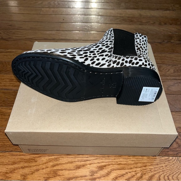 Clark’s Haircalf Clarkdale Arlo Dalmatian Print Chelsea Boot Women’s Size 6 - Picture 9 of 11